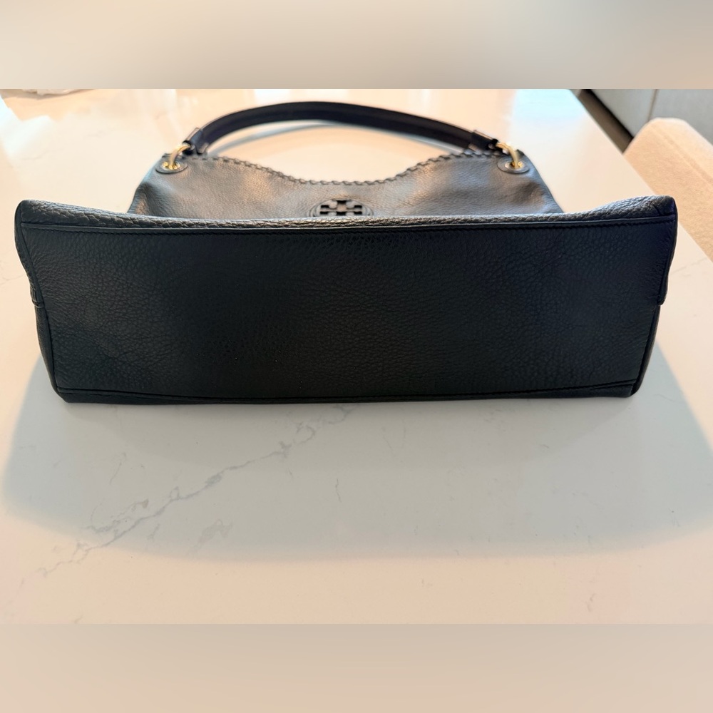 Tory Burch Marion Hobo - Picture 2 of 10